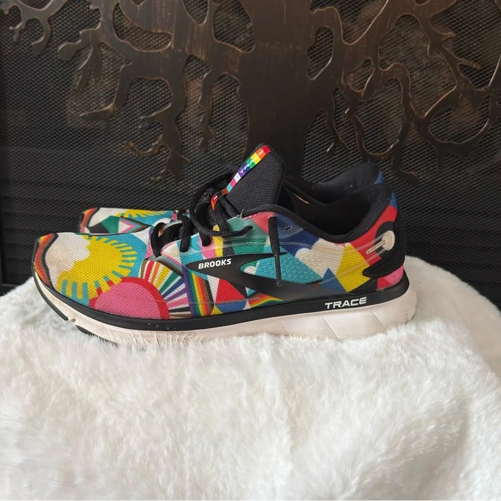 Brooks Colorful Athletic Shoes - Picture 3 of 11